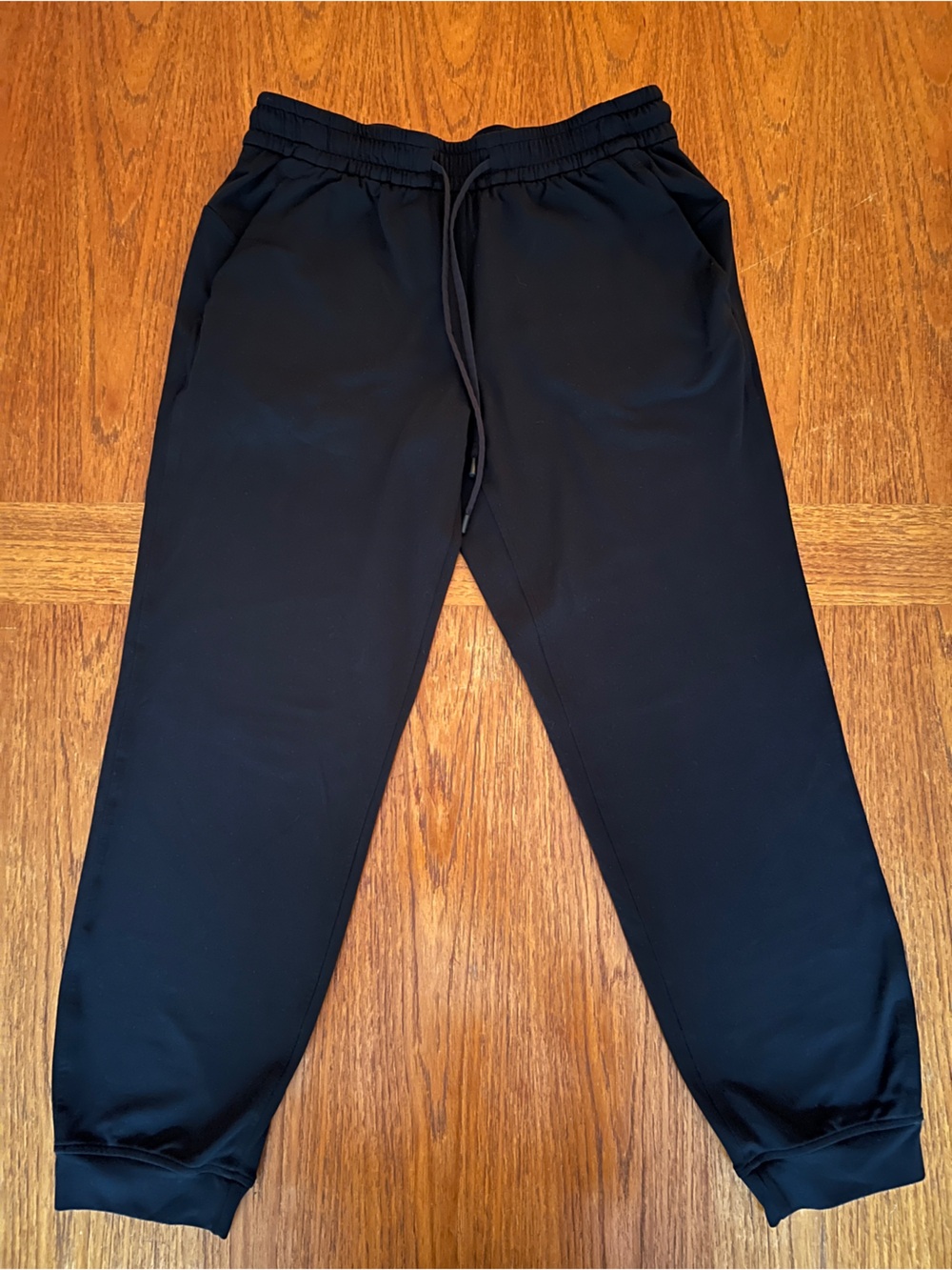 Women’s Lululemon Joggers; 7/8; black; size 6